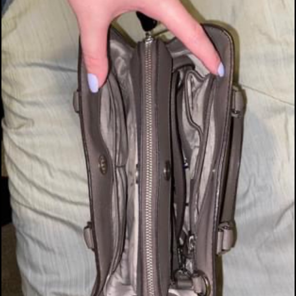 Purses - Picture 2 of 5